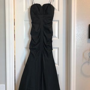 Stunning mermaid gown. Fits like a 2.